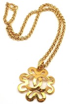 Chic! Authentic Chanel Vintage Gold Tone Logo Cc Daisy Necklace - £2,094.63 GBP