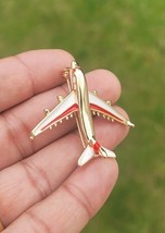 Aeroplane Brooch Vintage Look Queen Pilot Broach Gold Plated Crew Pin K39 New - £18.93 GBP