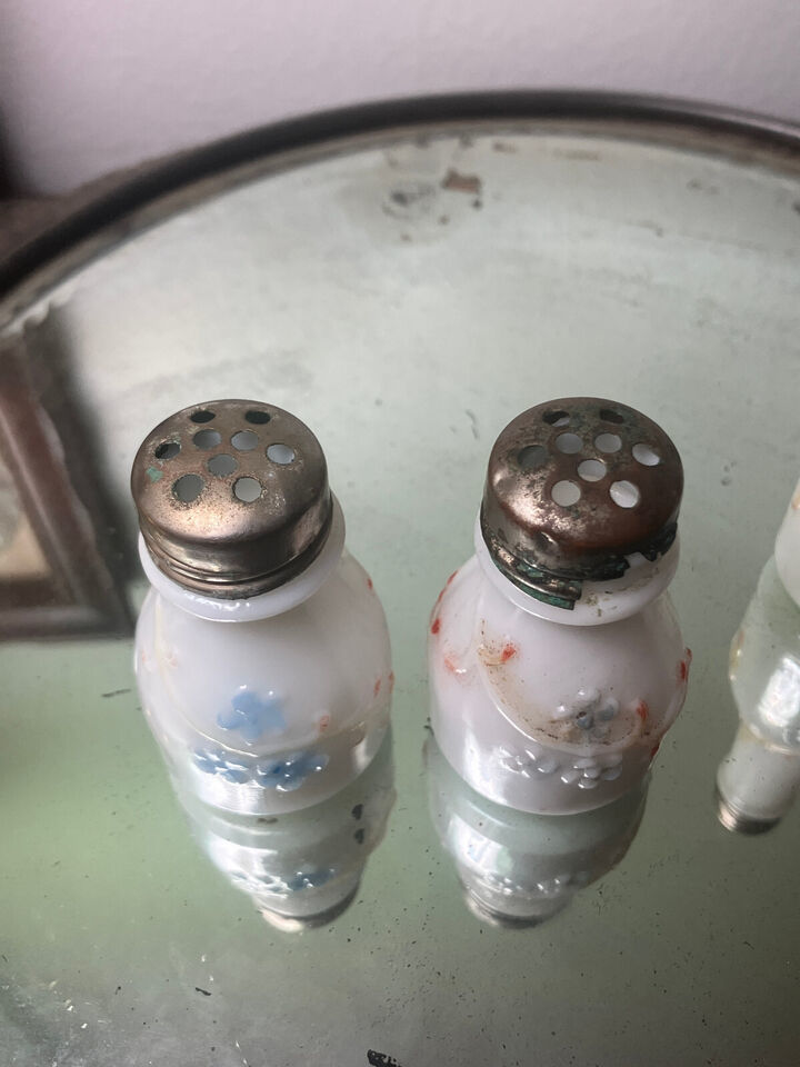 2 Pairs of Antique EAPG Forget Me Knot Peewee Tall/Short Salt & Pepper Shakers Item image 9