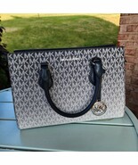 MICHAEL KORS  SHEILA MD CENTER ZIP SHOULDER CROSSBODY BAG MK NAVY BLUE O... - $2,850.83 MXN