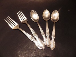 Wm Rogers Victorian Rose Silverplate Flatware 2 Forks 3 Teaspoons Excellent - £18.00 GBP