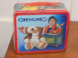 Vintage 1984 Gremlins Metal Embossed Lunchbox - $830.41 MXN