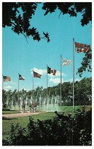 Vintage TX Six Flags over Texas Postcard Souvenir Star Mall Dancing Waters - £4.12 GBP