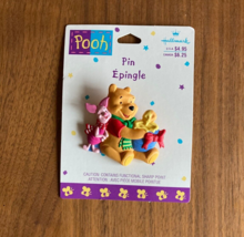 Hallmark Christmas Holiday Winnie The Pooh And Piglet Pin - £15.72 GBP
