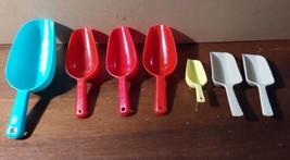 Vintage Lustro-ware Plastic Scoop Spoons Yellow Red Aqua Kitchen MCM 7pc - £25.44 GBP