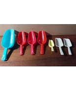 Vintage Lustro-ware Plastic Scoop Spoons Yellow Red Aqua Kitchen MCM 7pc - $32.53