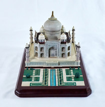 Lenox The &quot;Taj-Mahal&quot; Great Castle Of The World Figurine 1995 Box &amp; Paperwork - £78.30 GBP