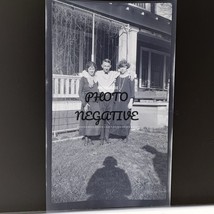 Vintage Photo Negative 1920s Young Man With Two Young Women - $195.99 MXN