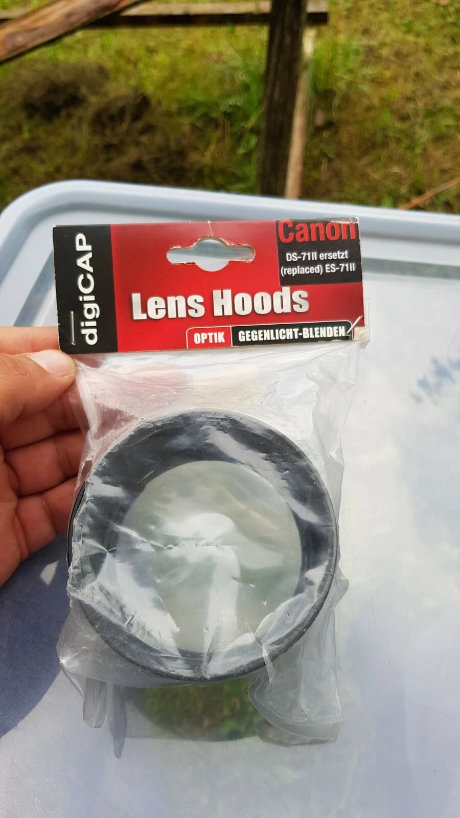 Digicap Replacement Lens Hood for Canon ES-71II Nr: 99CA7 + - $27.44 CAD