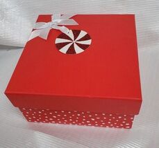 Wondershop Gift Box White/Red Size 6"x6" Christmas  image 2