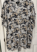 Jones New York Women&#39;s Sz XL White with Beige &amp; Black Floral Short Sleeve - £18.60 GBP