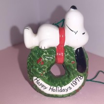 Determined Snoopy Made In Korea Christmas Wreath Pottery Ornament Holida... - $29.70