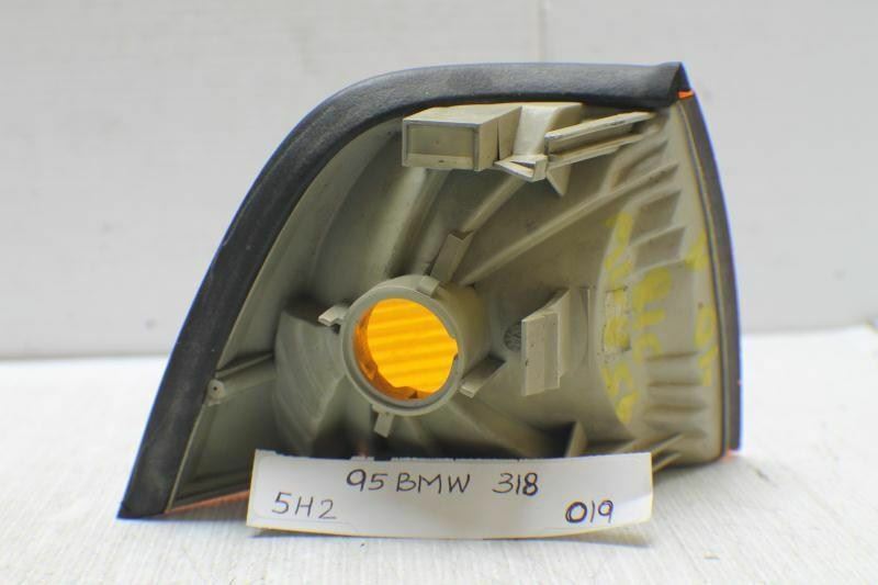 1992-1999 BMW 318i Left Driver Parklamp/Turn Signal OEM Head Light 19 5H230 D... - $27.69