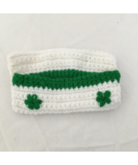Vintage hand knitted travel tissue holder white with green trim clovers - $366.64 MXN