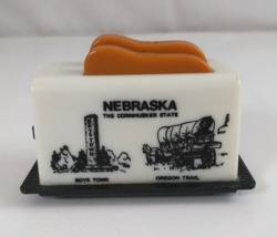 Vintage Nebraska The Cornhusker State Toaster &amp; Toast Plastic S&amp;P Shakers - $181.48 MXN