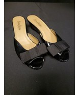 Neiman Marcus Black Patent Leather  Slip on Sandals With Bows SZ 7M - $30.81