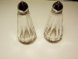 Vintage Glass Salt And Pepper Shakers Clear Glass Multi Faceted Tear Drop - $6.83 CAD