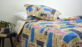 Cottage Blue Ivory Yellow Floral Scalloped Cotton Patchwork Quilted Bedspread - $2,095.24 MXN - $2,418.26 MXN