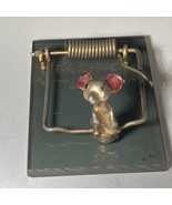VINTAGE BRASS MOUSE &amp; MOUSE TRAP DESK TOP PAPER HOLDER HUMOR FUNNY - $376.03 MXN