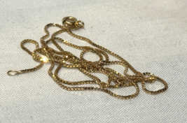 14K Yellow Gold Necklace 2.4g Fine Jewelry 20&quot; Lobster Clasp - £150.31 GBP