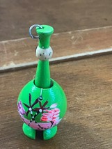 Very Comical Great Gag Gift – Green Painted Floral Asian Person w Surpri... - $10.39