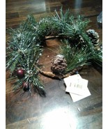 New Yankee Candle Wreath Berries Clinger Wrap Pinecone Centerpiece Winter - $5.89