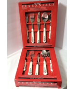 NEW 40 Pc Pfaltzgraff Christmas Flatware Red Ribbons Holiday Pine Berrie... - $1,606.90 MXN