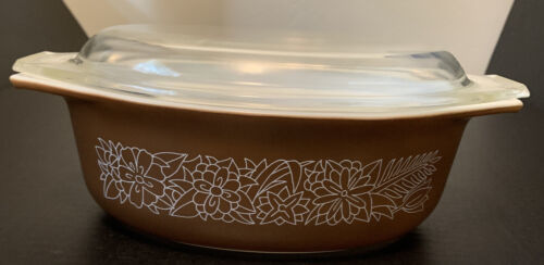 Pyrex Woodland Covered Oval Casserole Dish 1.5 L Brown Floral Design Vintage - $28.49