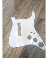 Harmonix Fender Stratocaster Rock Band Guitar white face plate pick guar... - $127.89 MXN