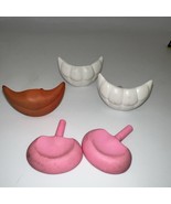 Lot Of 5 Mister Potato Head Accessories Teeth, Ears, Lips - $142.55 MXN