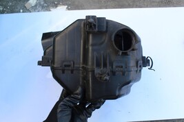 2003-2004 INFINITI G35 SEDAN AIR CLEANER BOX ASSEMBLY K2883 image 3