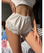Bow Front Panty - $304.44 MXN