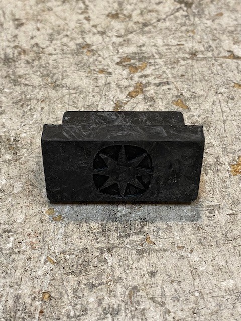 1,250 Rectangular Rubber Closure Gommet Plugs 32mm x 13mm ID 823123 Item image 4