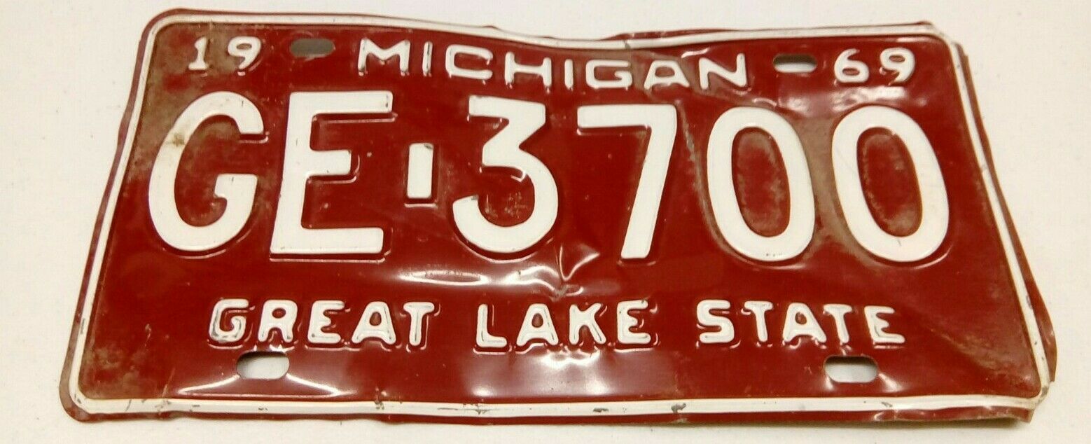 1969 ORIGINAL AUTHENTIC MICHIGAN LICENSE PLATE GE-3700 GREAT LAKE STATE ... - $28.55