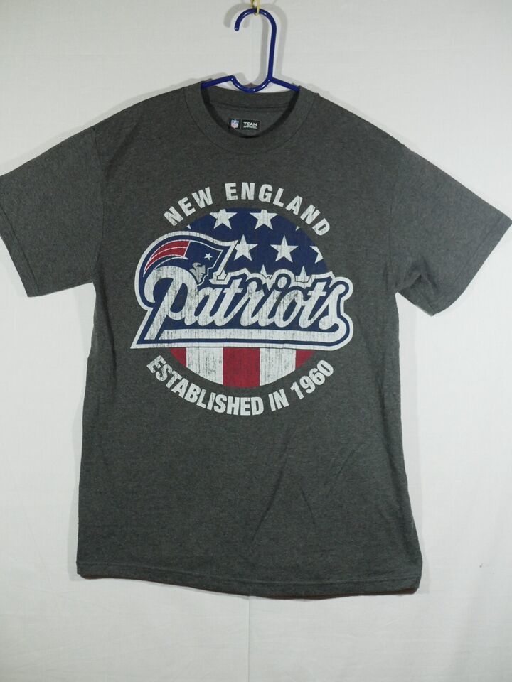 New England Patriots Established 1960 NFL Team Apparel T-Shirt Sz Medium - $9.99