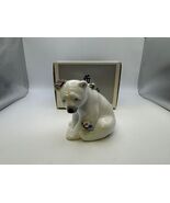Lladro Wild Animals Polar Bear Seated with Flowers #6356 Figurine in Box - $3,712.12 MXN