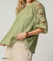 Umgee Linen Boxy Cut Split Neck Top With Floral Lace Size S - $20.79