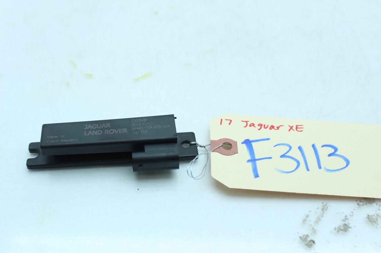 17-19 JAGUAR XE Keyless Entry Antenna F3113 - $43.00