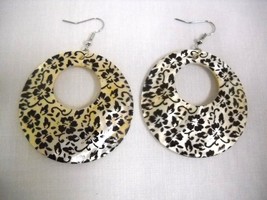 ELEGANT BLACK SMALL FLOWERS PRINT MOP SHELL ROUND DANGLING HOOP FASHION ... - €4,31 EUR