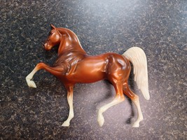 Heartland Copper Colored Plastic Toy Horse Figurine - $365.87 MXN