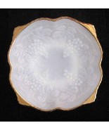 Fire King Anchor Hocking Grape &amp; Leaf Milk Glass Footed Serving Bowl /Go... - €17,12 EUR