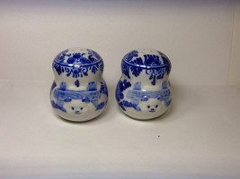 Cobalt Blue Pig Pattern Ceramic Salt &amp; Pepper Shakers Vintage Unused - £15.44 GBP