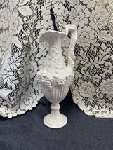 ARNER&#39;S Vintage White Ceramic Wine Water Pitcher 13.75&quot; Tall Grapes &amp; Leaves - £12.72 GBP