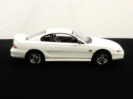 1995 Ford Mustang GT Plastic Model Car, ERTL/AMT 6554EO Crystal White, C... - £19.48 GBP