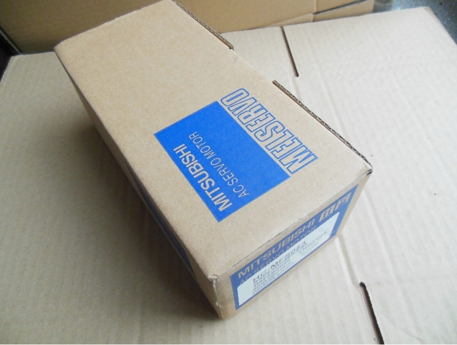 Mitsubishi HC-MFS053 AC SERVO MOTOR 3000RPM 0.9AMP 60V 50W - $149.00