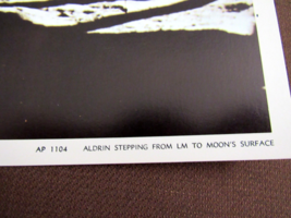 BUZZ ALDRIN APOLLO 11 STEPPING FROM LM TO MOON&#39;S SURFACE VTG 17 X 21 COL... - £118.69 GBP