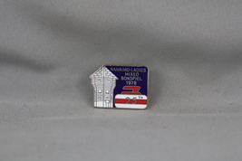 Vintage Curling Pin - Nanimo Mixed Ladies Bonspiel 1978 - Inlaid Pin  - $277.32 MXN