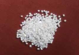 A Package of 500 White Square Seed Beads Glossy Finish Free Shipping - £3.56 GBP