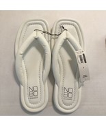 No Boundaries Women&#39;s White Puffy Thong Flip Flop Sandals Memory Foam SZ 8 - $15.32 CAD
