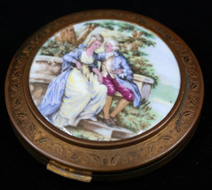 Regent of London England Porcelain Insert Compact Victorian Couple on Bench - $25.31